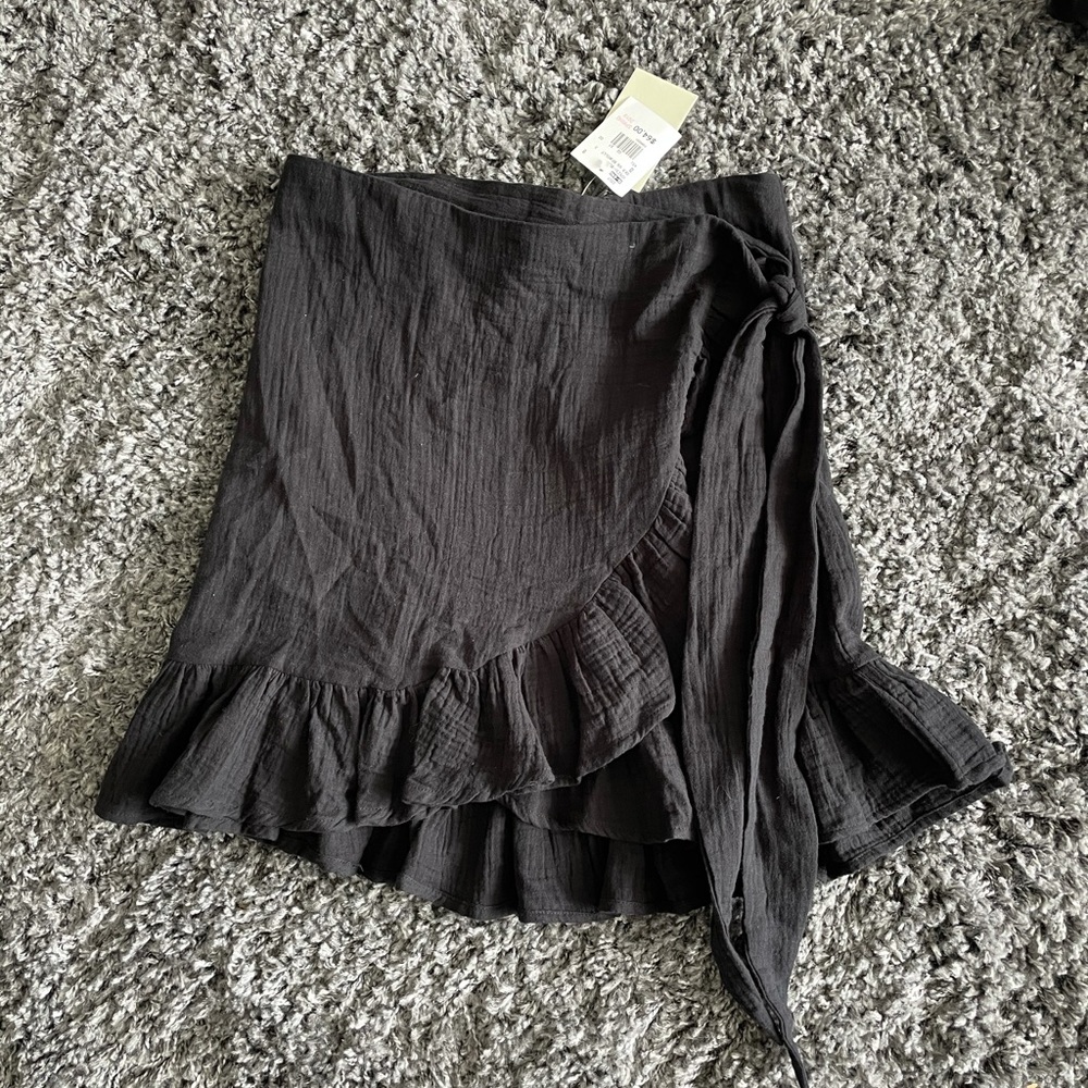 New with Tags Black Front Tie Skirt